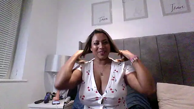 TEMPTING-TAMMY online show from 01-16-25, 09:40