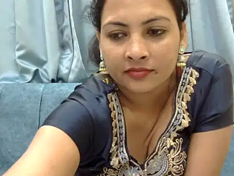 Snapshot of tripti2 chatting on 03-08-25, 09:08 tripti2 online show from 03-08-25, 09:08