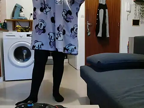 Snapshot of Lauzo21 chatting on 10-08-25, 05:38 Lauzo21 online show from 10-08-25, 05:38