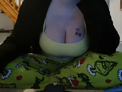 Snapshot of Lauzo21 chatting on 11-27-25, 06:37 Lauzo21 online show from 11-27-25, 06:37