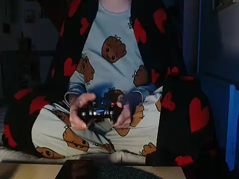 Snapshot of Lauzo21 chatting on 01-19-26, 06:39 Lauzo21 online show from 01-19-26, 06:39