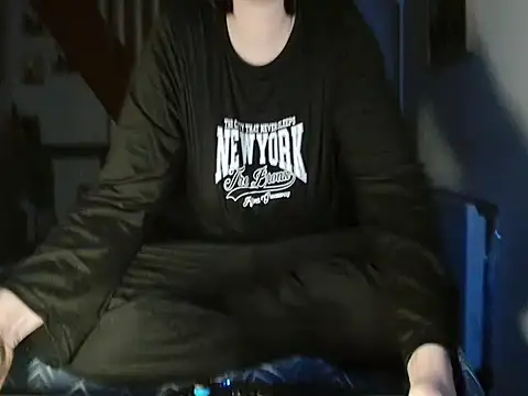 Snapshot of Lauzo21 chatting on 02-02-26, 06:34 Lauzo21 online show from 02-02-26, 06:34