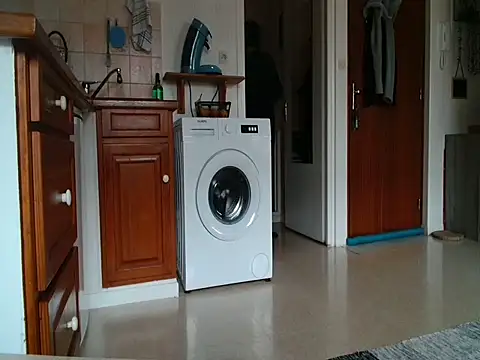 Snapshot of Lauzo21 chatting on 03-11-26, 07:36 Lauzo21 online show from 03-11-26, 07:36