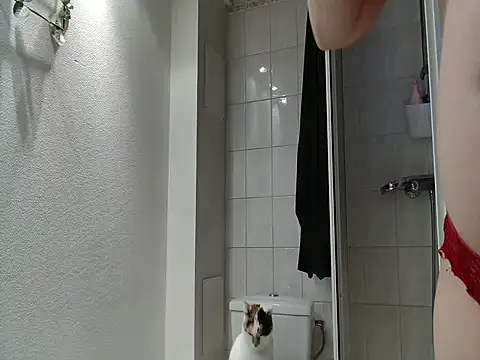 Snapshot of Lauzo21 chatting on 03-12-26, 06:30 Lauzo21 online show from 03-12-26, 06:30