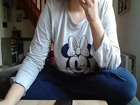 Snapshot of Lauzo21 chatting on 03-13-26, 06:31 Lauzo21 online show from 03-13-26, 06:31