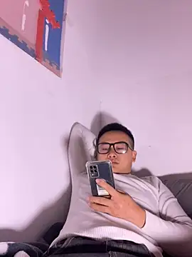 lixiaoshuai8 online show from 11-24-25, 04:45