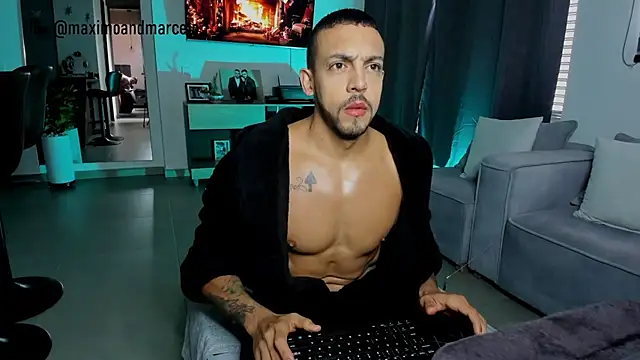 Snapshot of Maximo_Marcelo chatting on 12-15-24, 03:09 Maximo Marcelo online show from 12-15-24, 03:09