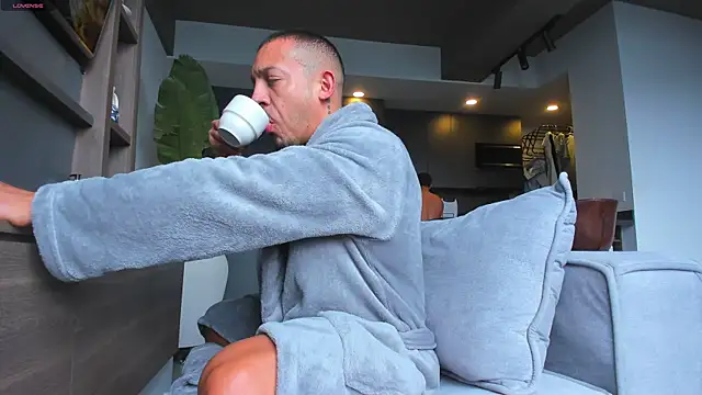 Maximo Marcelo online show from 12-03-25, 12:03