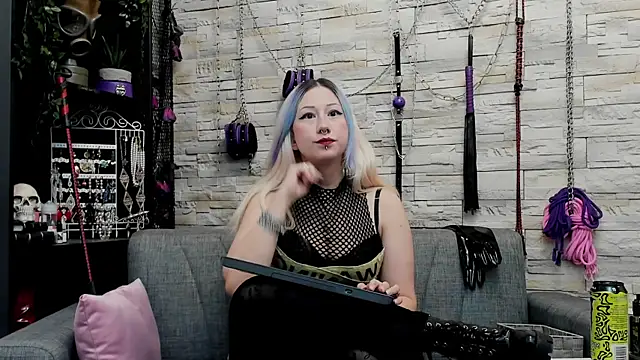 CruelMistress online show from 12-18-25, 12:06