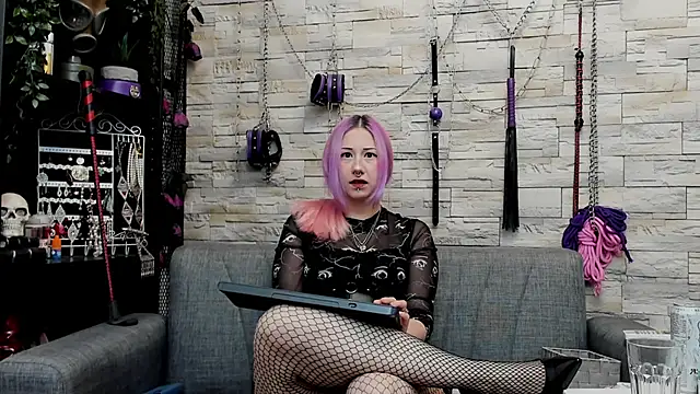 Snapshot of CruelMistress chatting on 06-02-26, 12:45 CruelMistress online show from 06-02-26, 12:45