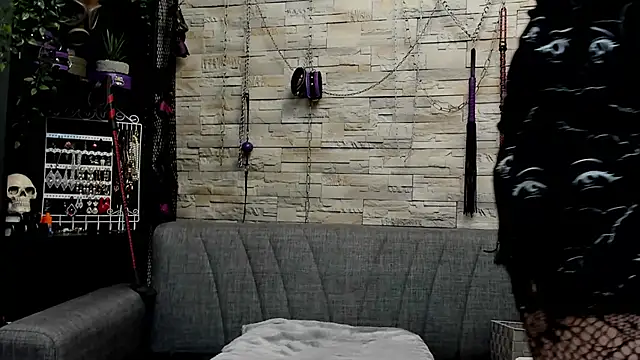 Snapshot of CruelMistress chatting on 06-16-26, 12:35 CruelMistress online show from 06-16-26, 12:35