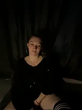 Snapshot of Stoner_BarbieXX chatting on 06-28-26, 08:37 Stoner BarbieXX online show from 06-28-26, 08:37