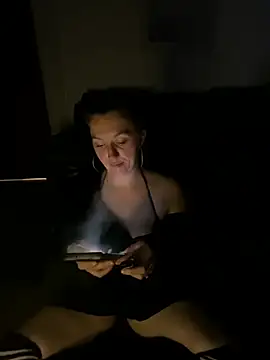 Snapshot of Stoner_BarbieXX chatting on 07-28-26, 08:45 Stoner BarbieXX online show from 07-28-26, 08:45