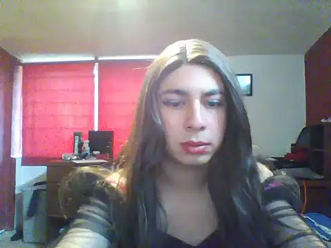 Snapshot of Yasmin_Paez99 chatting on 12-20-25, 11:01 Yasmin Paez99 online show from 12-20-25, 11:01