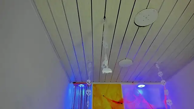 zoe connor19 online show from 10-30-25, 09:37