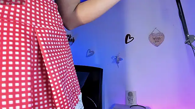 Snapshot of anhiahoney02 chatting on 02-14-26, 05:43 anhiahoney02 online show from 02-14-26, 05:43