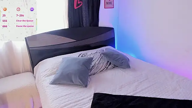 Snapshot of anhiahoney02 chatting on 03-12-26, 04:46 anhiahoney02 online show from 03-12-26, 04:46