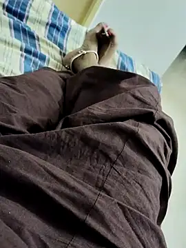 Snapshot of Tamilrojanew chatting on 03-11-25, 08:42 Tamilrojanew online show from 03-11-25, 08:42