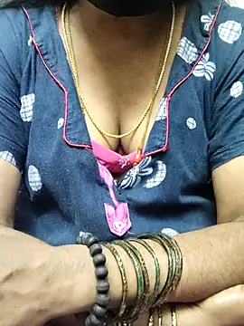 Snapshot of Tamilrojanew chatting on 09-17-25, 07:54 Tamilrojanew online show from 09-17-25, 07:54