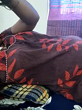 Snapshot of Tamilrojanew chatting on 09-18-25, 06:48 Tamilrojanew online show from 09-18-25, 06:48