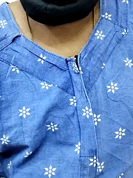 Snapshot of Tamilrojanew chatting on 10-09-25, 07:17 Tamilrojanew online show from 10-09-25, 07:17