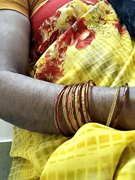 Snapshot of Tamilrojanew chatting on 10-10-25, 10:36 Tamilrojanew online show from 10-10-25, 10:36