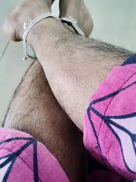 Snapshot of Tamilrojanew chatting on 10-15-25, 04:01 Tamilrojanew online show from 10-15-25, 04:01