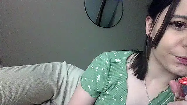 Petite moi online show from 03-25-26, 12:44