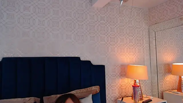 AdeleAndersonn online show from 12-17-25, 04:57