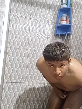 Snapshot of Tu_papi_69_ chatting on 09-25-25, 10:13 Tu papi 69 online show from 09-25-25, 10:13