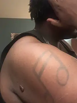 Snapshot of BigBossaNova69 chatting on 11-13-25, 06:01 BigBossaNova69 online show from 11-13-25, 06:01