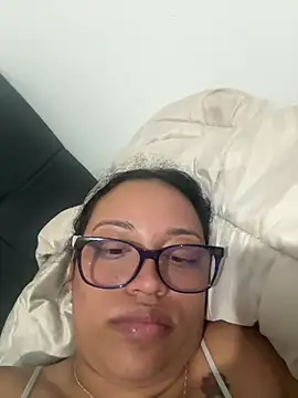 Snapshot of angela_angels_ chatting on 01-19-25, 11:10 angela angels online show from 01-19-25, 11:10