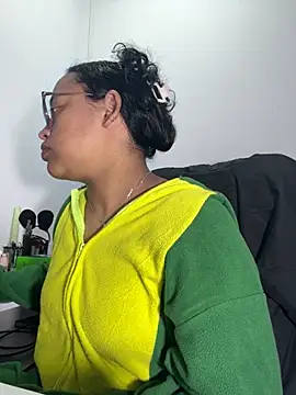 Snapshot of angela_angels_ chatting on 09-21-25, 03:41 angela angels online show from 09-21-25, 03:41