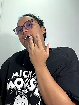 Snapshot of angela_angels_ chatting on 09-28-25, 01:00 angela angels online show from 09-28-25, 01:00