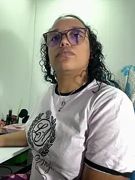 Snapshot of angela_angels_ chatting on 09-30-25, 02:38 angela angels online show from 09-30-25, 02:38