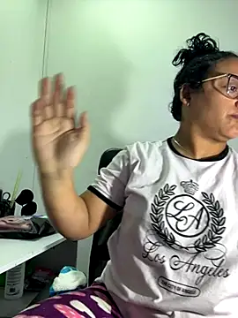 Snapshot of angela_angels_ chatting on 10-01-25, 12:05 angela angels online show from 10-01-25, 12:05