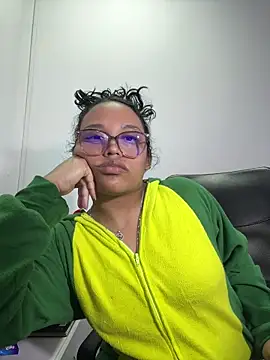 Snapshot of angela_angels_ chatting on 10-02-25, 03:35 angela angels online show from 10-02-25, 03:35