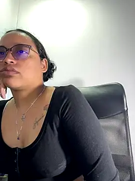 Snapshot of angela_angels_ chatting on 10-09-25, 02:42 angela angels online show from 10-09-25, 02:42