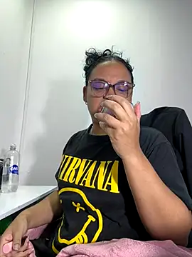 Snapshot of angela_angels_ chatting on 10-17-25, 01:42 angela angels online show from 10-17-25, 01:42