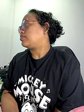 Snapshot of angela_angels_ chatting on 10-19-25, 12:33 angela angels online show from 10-19-25, 12:33