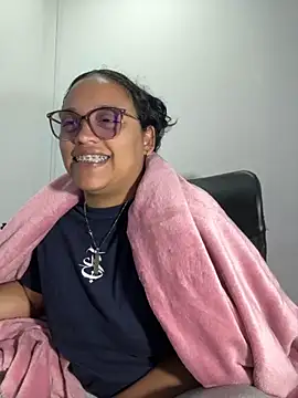 Snapshot of angela_angels_ chatting on 11-10-25, 02:43 angela angels online show from 11-10-25, 02:43