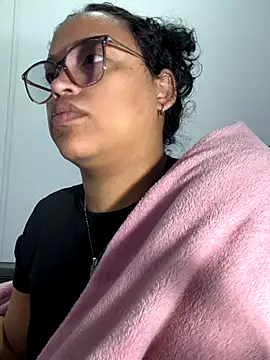 Snapshot of angela_angels_ chatting on 11-11-25, 06:35 angela angels online show from 11-11-25, 06:35