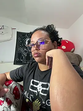 Snapshot of angela_angels_ chatting on 03-12-26, 05:24 angela angels online show from 03-12-26, 05:24