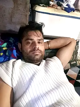 Snapshot of Priynkarani chatting on 11-13-25, 11:31 Priynkarani online show from 11-13-25, 11:31