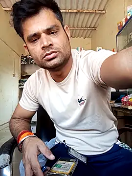 Snapshot of Priynkarani chatting on 11-19-25, 05:29 Priynkarani online show from 11-19-25, 05:29