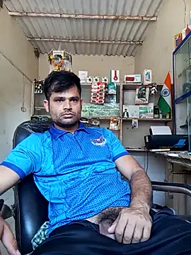 Snapshot of Priynkarani chatting on 11-20-25, 07:19 Priynkarani online show from 11-20-25, 07:19