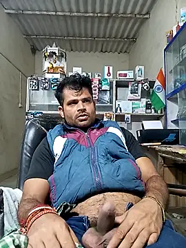 Snapshot of Priynkarani chatting on 11-21-25, 02:16 Priynkarani online show from 11-21-25, 02:16