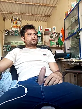 Snapshot of Priynkarani chatting on 11-23-25, 05:40 Priynkarani online show from 11-23-25, 05:40