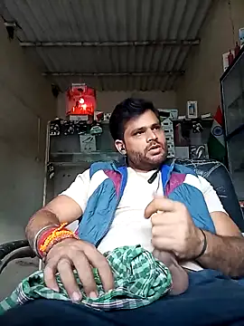 Snapshot of Priynkarani chatting on 12-15-25, 12:20 Priynkarani online show from 12-15-25, 12:20