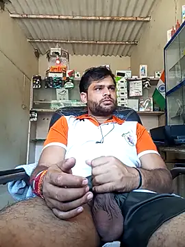 Snapshot of Priynkarani chatting on 12-17-25, 06:52 Priynkarani online show from 12-17-25, 06:52